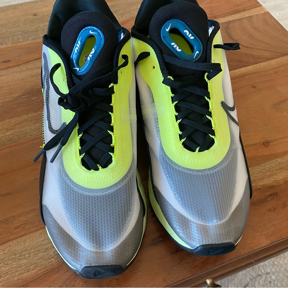New Nike Air Max 2090 Volt Sneakers - Picture 6 of 9